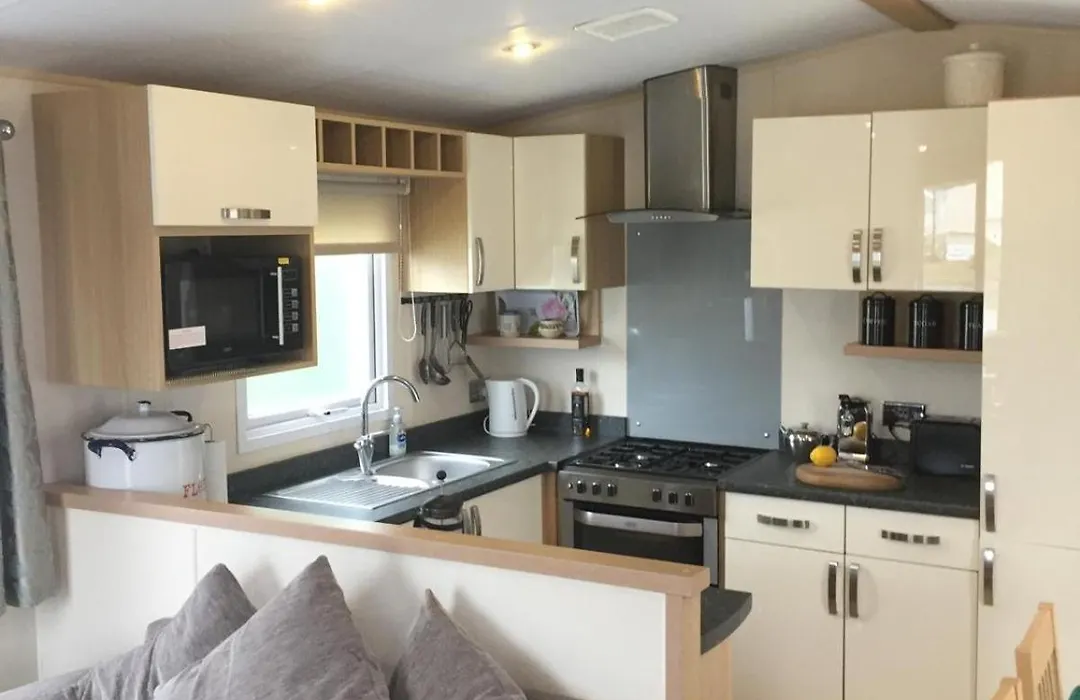 Jasmine 14 - A Peaceful & Spacious Caravan-1